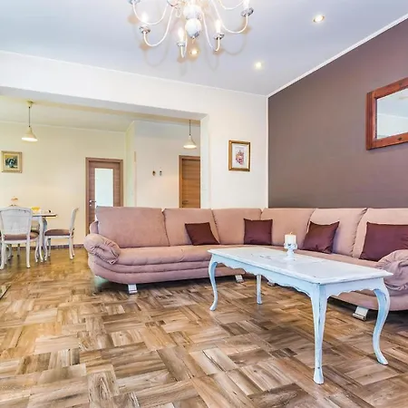 Dom wakacyjny Three-bedroom In *