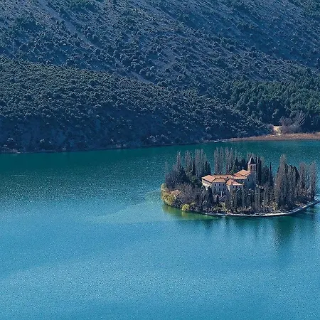 Σπίτι διακοπών Three-bedroom In Dubrava (Sibenik-Knin)