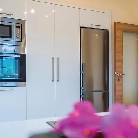 Holiday home Three-bedroom In Dubrava (Sibenik-Knin)