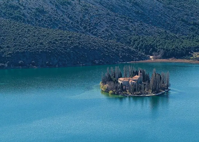 Vakantiehuis Three-bedroom In Dubrava (Sibenik-Knin)