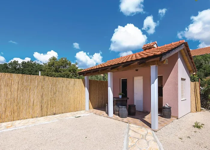 Vakantiehuis Three-bedroom In *