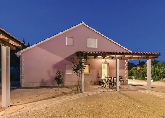 Vakantiehuis Three-bedroom In Dubrava (Sibenik-Knin)